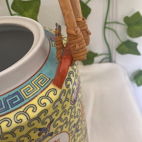 Vintage Asian Tea Pot - Picture 6 of 11